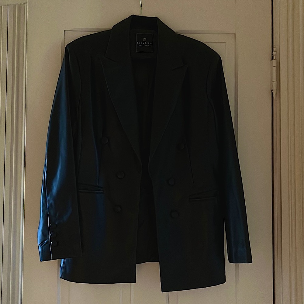 New without tags faux leather double breasted blazer size large